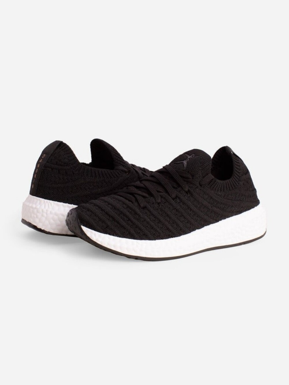 Danskin Black Bloom Lace Up Sneaker, size 8